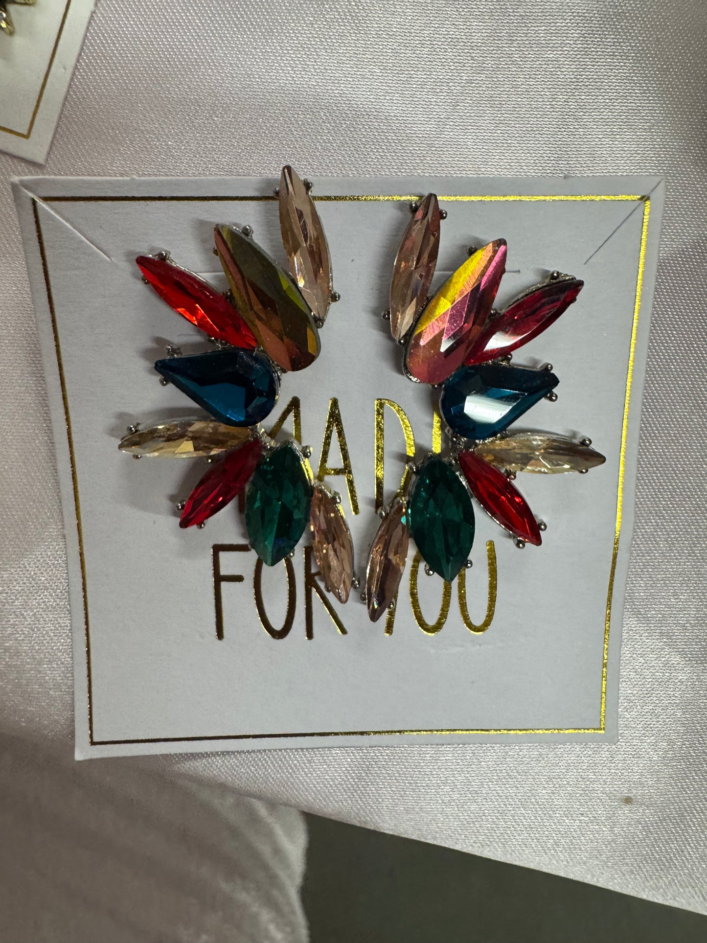 Lady Dramatic Essence Earrings