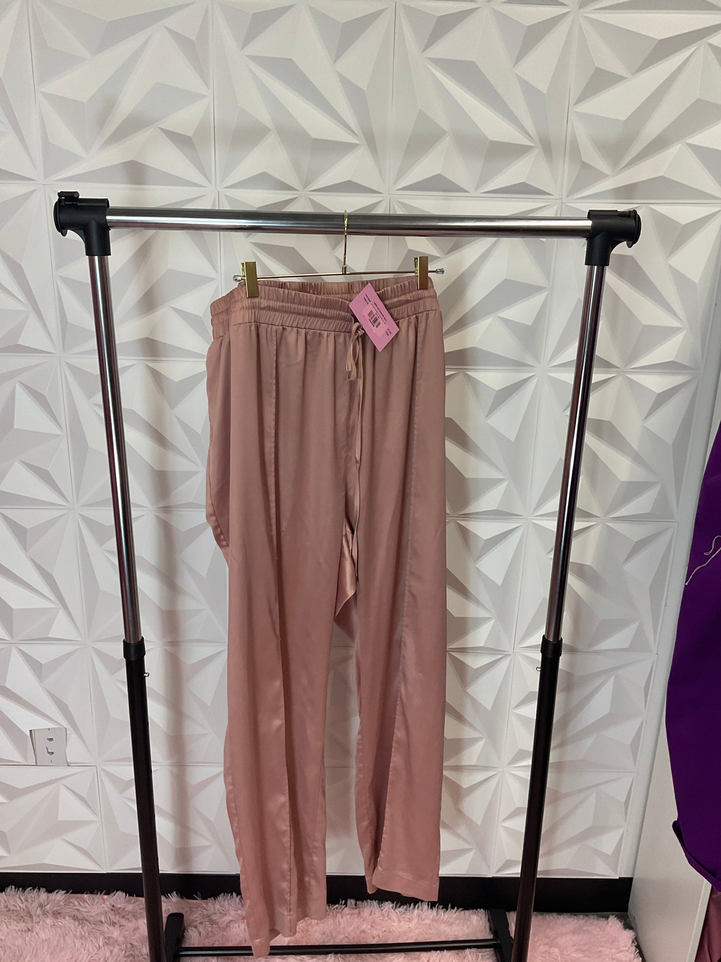 10/2 LADY FASHION TO FIGUIRE PINK SATIN PANTS SZ 3
