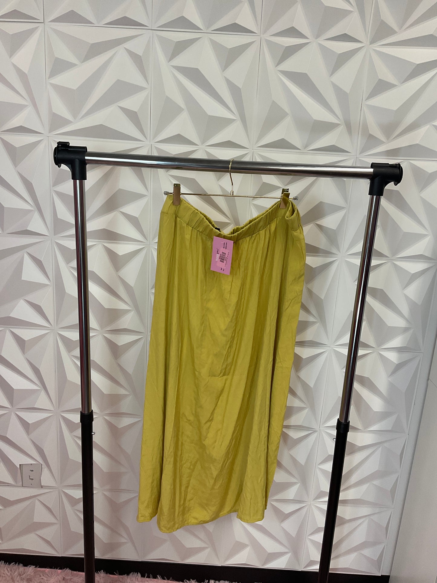 10/2 LADY LIGHT YELLOW SKIRT W/ SLIT SZ 4XL