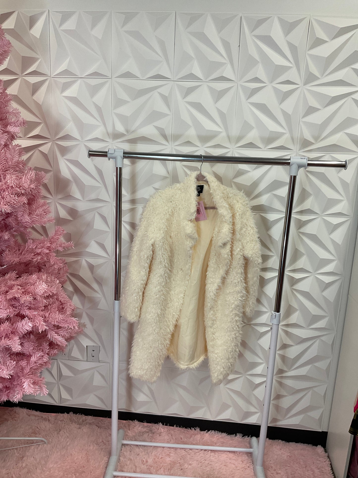 10/14 LADY CREAM TEDDY BEAR COAT SZ 14