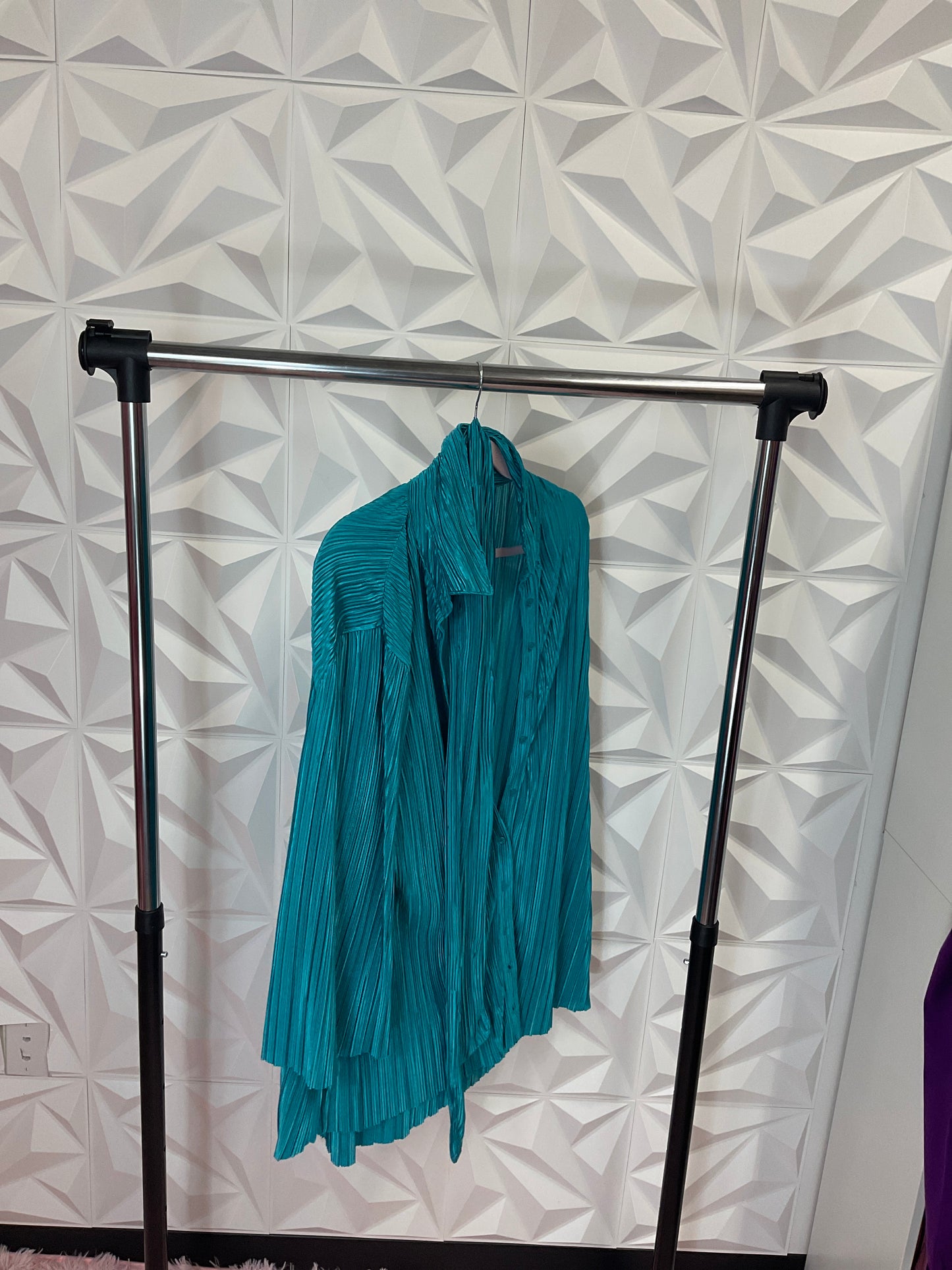 10/2 LADY TEAL PLEATED BUTTON TOP SZ 14/16