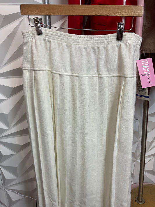 2/6 Lady Alfred D. Cream Pleated SKirt Sz 16