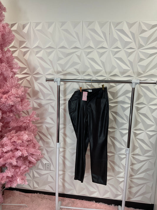 10/14 LADY OLD NAVY FAUX LEATHER PANTS SZ 14