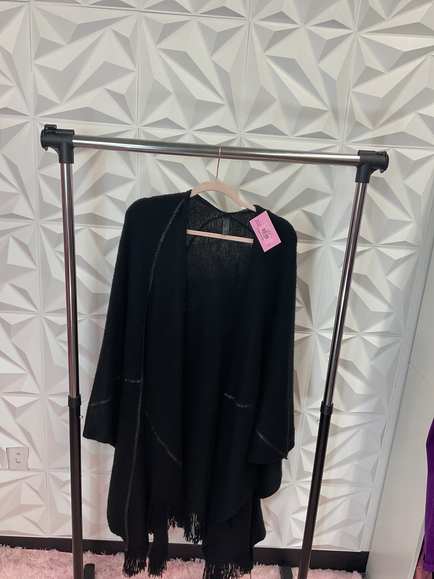 10/2 LADY LANE BRYANT BLACK PONCHO ONE SIZE