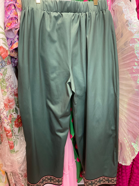 4/15 Lady Walking Green n Pink Trip Pants Sz xxl