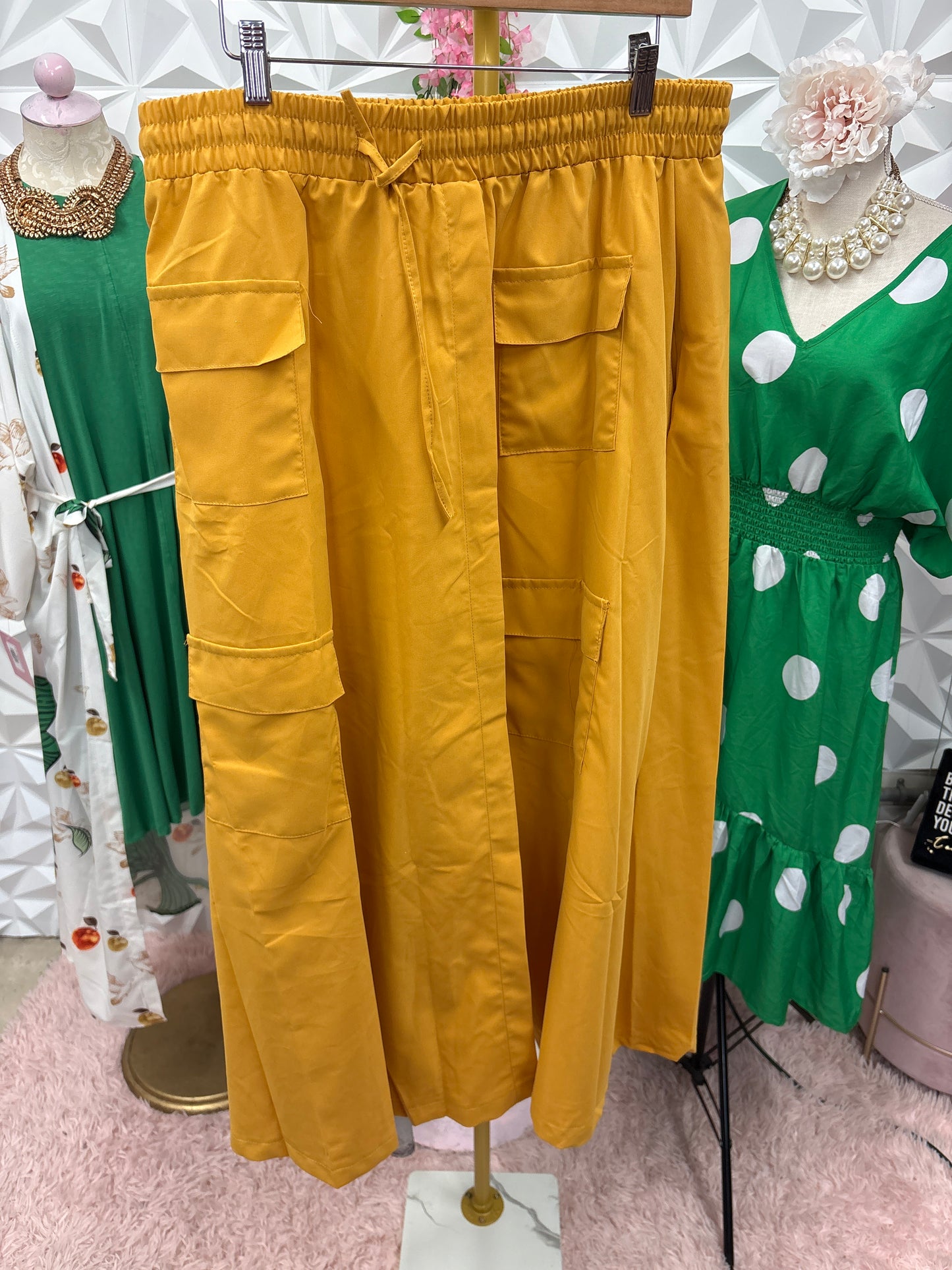 3/1 LADY GOLD CARGO SLIT SKIRT SZ 16/18