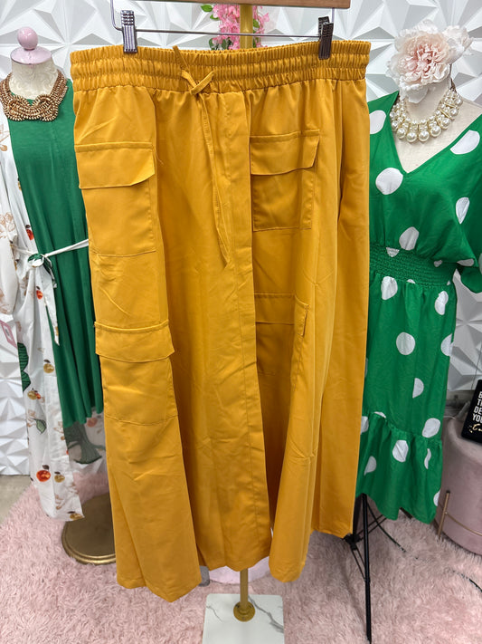 3/1 LADY GOLD CARGO SLIT SKIRT SZ 16/18