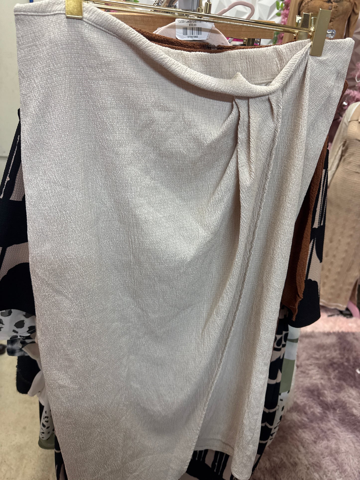 12/5 LADY H&M KHAKI SKIRT SZ 1X