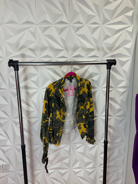 10/2 LADY ASTEWART YELLOW CAMO JACKET SZ 14/16
