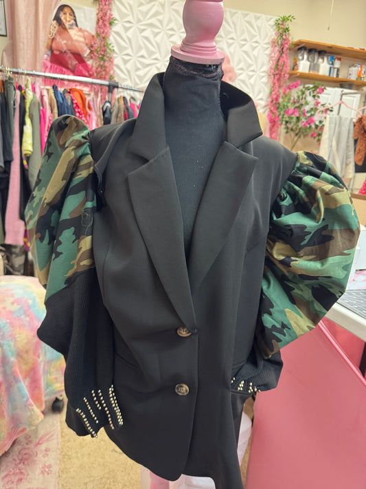 LADY CAMO PUFF BLACK BLAZER