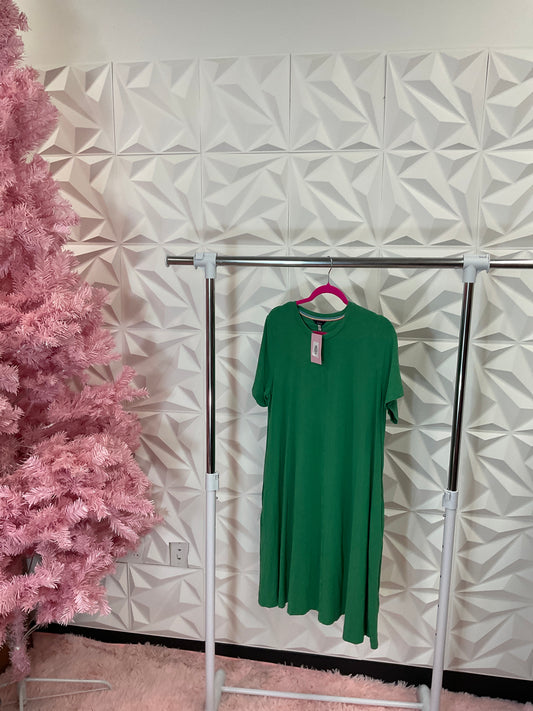 10/14 LADY GREEN TSHIRT DRESS SZ 16/18