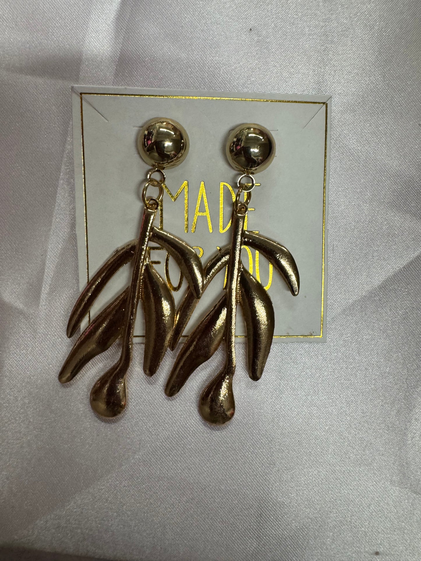 Lady Glam Leaves Earrings