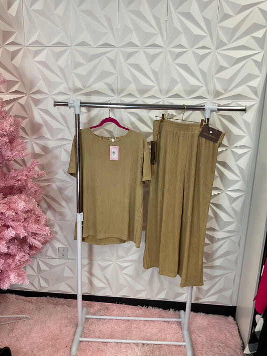 10/14 Lady Tan Lounge Set Sz 2x