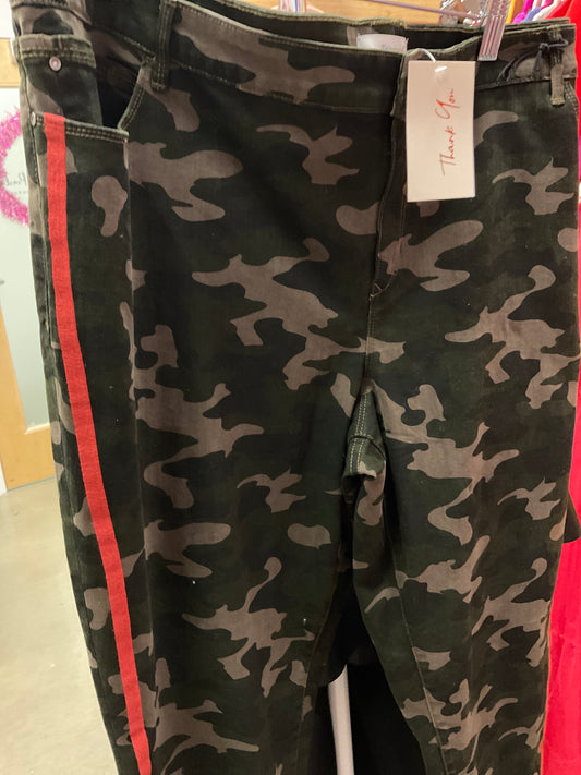 3/19 Lady Camo w/orange pants 22w