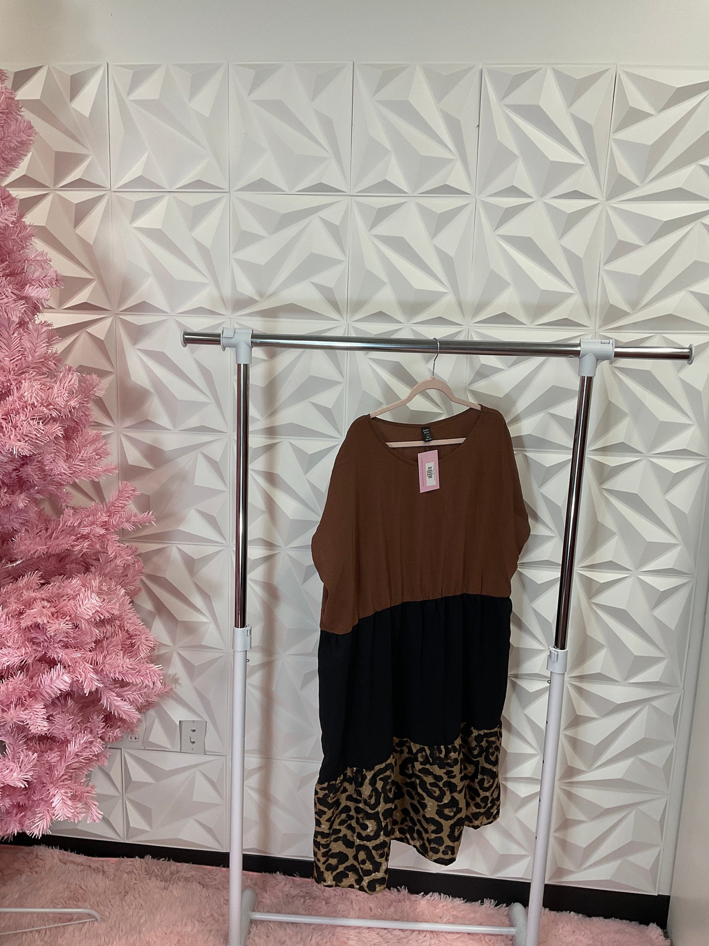 10/14 LADY CHEETAH  COLOR BLOCK TIERED DRESS SZ 4X