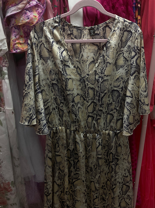 4/21 Lady Shimmer Reptile Dress sz 1xl