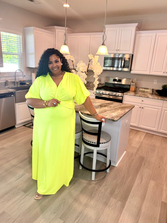 Lady Luxe in Lime Dress