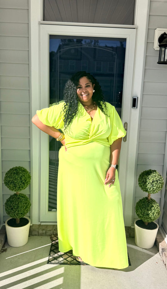 Lady Luxe in Lime Dress