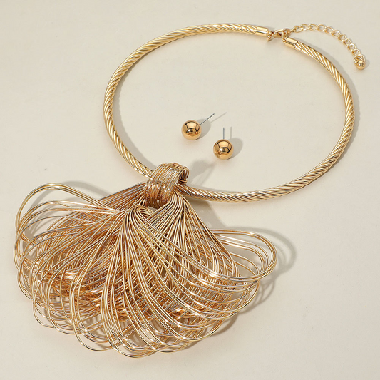 Lady Statement Gold and Earrings Set